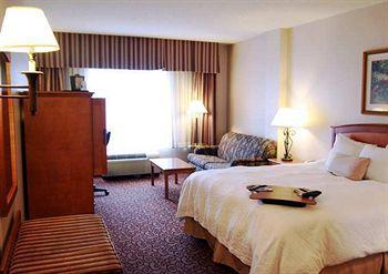 Holiday Inn Hotel & Suites Council Bluffs 2202 River Road