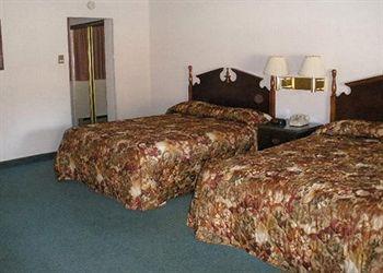 Econo Lodge Inn & Suites Estes Park 1650 Big Thompson Ave