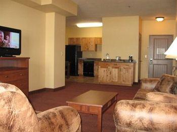 Settle Inn & Suites Fargo 4325 23Rd Street South