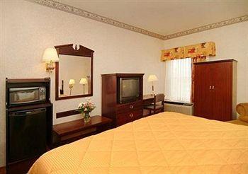 Quality Inn Fayetteville (Arkansas) 735 South Shiloh Dr.