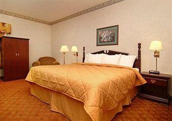 Quality Inn Fayetteville (Arkansas) 735 South Shiloh Dr.