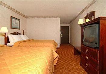 Quality Inn Fayetteville (Arkansas) 735 South Shiloh Dr.