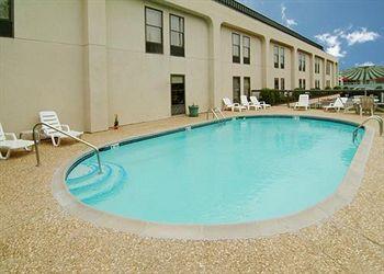 Quality Inn Fayetteville (Arkansas) 735 South Shiloh Dr.