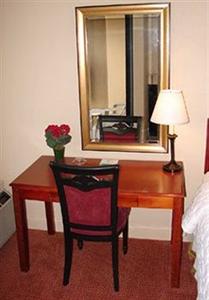 Edgewater Hotel Gatlinburg 402 River Road