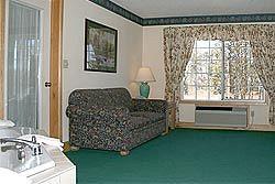 Flat Creek Inn & Suites Hayward (Wisconsin) 10290 Highway 27 South