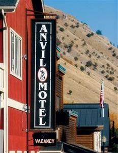 Anvil Motel 215 N Cache St