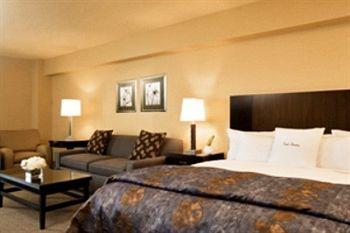 Doubletree Hotel JFK Airport Jamaica New York City 135-30 140Th Street