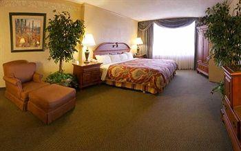 Capitol Plaza Hotel Jefferson City 415 West McCarty Street