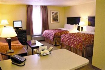 Econo Lodge Kannapolis 3100 Cloverleaf Pkwy.