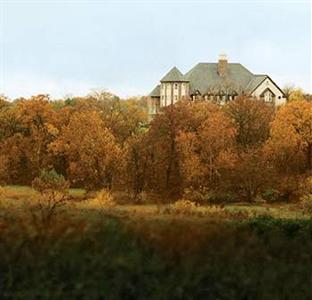 Chateau Avalon Hotel Kansas City (Kansas) 701 Village West Parkway