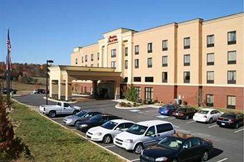 Hampton Inn & Suites Sevierville Kodak 105 Stadium Drive