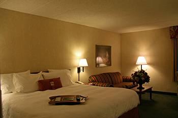 Hampton Inn & Suites Kokomo 2920 S. Reed Road