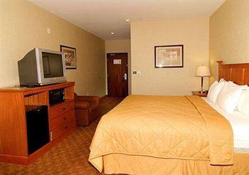 Comfort Inn & Suites Las Vegas 4375 E. Craig Rd.