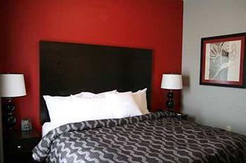 Homewood Suites Leesburg (Virginia) 115 Fort Evans Road N.E.