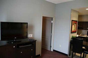 Homewood Suites Leesburg (Virginia) 115 Fort Evans Road N.E.