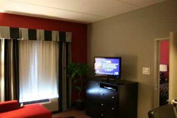 Homewood Suites Leesburg (Virginia) 115 Fort Evans Road N.E.