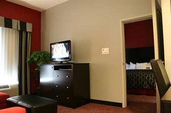 Homewood Suites Leesburg (Virginia) 115 Fort Evans Road N.E.