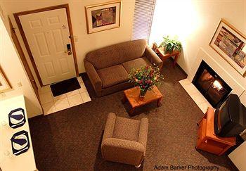 Chase Suite Hotel Lincoln (Nebraska) 200 S. 68th Place 