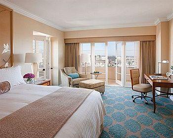 Four Seasons Hotel Beverly Hills Los Angeles 300 S Doheny Drive Los Angeles California United States