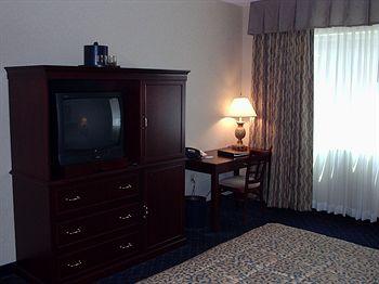 Parkway Hotel Saint Louis 4550 Forest Park Blvd.