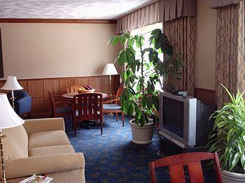 Parkway Hotel Saint Louis 4550 Forest Park Blvd.