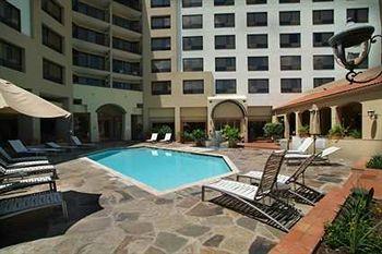 Doubletree Hotel Downtown San Antonio 502 West Durango