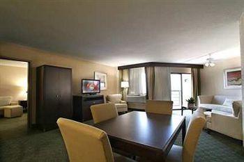 Doubletree Hotel Downtown San Antonio 502 West Durango