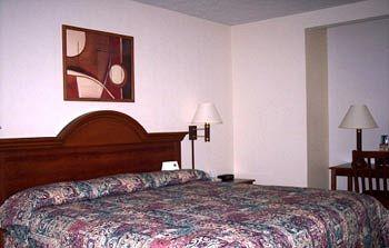 Skyway Inn SeaTac 20045 International Blvd.