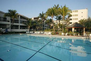 Golden Strand Ocean Villa Resort Sunny Isles Beach 17901 Collins Ave