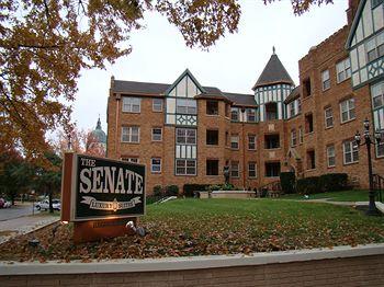 Senate Luxury Suites Topeka 900 Sw Tyler