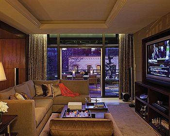 Four Seasons Hotel Washington D.C. 2800 PENNSYLVANIA AVE NW