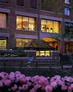 Four Seasons Hotel Washington D.C. 2800 PENNSYLVANIA AVE NW