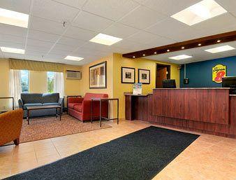 Super 8 Motel West Wauwatosa 115 N Mayfair Rd