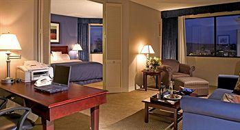 Sheraton Suites Wilmington (Delaware) 422 Delaware Avenue