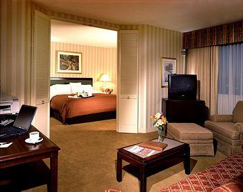 Sheraton Suites Wilmington (Delaware) 422 Delaware Avenue