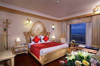 Green Plaza Hotel Da Nang 238 Bach Dang Street