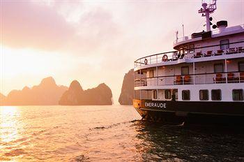 Emeraude Classic Cruises Halong 46 Le Thai To Street