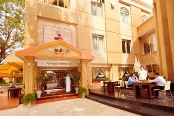 First Hotel Ho Chi Minh City 18 Hoang Viet, Tan Binh District