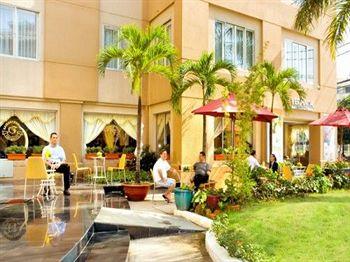 First Hotel Ho Chi Minh City 18 Hoang Viet, Tan Binh District