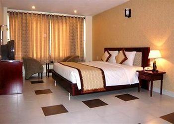 Sunny Hotel Nha Trang 96/2 Tran Phu Street