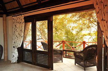 Thorn Tree River Lodge Livingstone Inside Mosi Oa Park