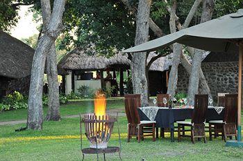 Thorn Tree River Lodge Livingstone Inside Mosi Oa Park