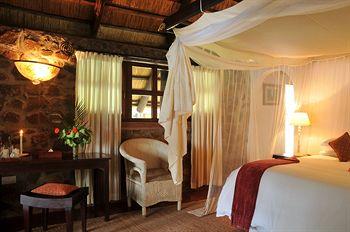 Thorn Tree River Lodge Livingstone Inside Mosi Oa Park