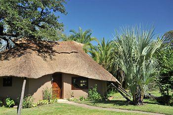 Thorn Tree River Lodge Livingstone Inside Mosi Oa Park