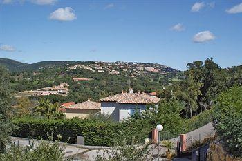 Residence Le Carre Beauchene Sainte-Maxime Avenue du débarquement
Impasse du Beau Chêne