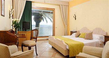 Hotel Maga Circe San Felice Circeo Via A. Bergamini 7