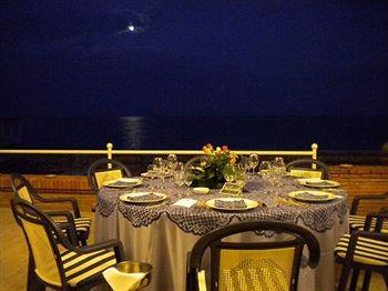 Hotel Maga Circe San Felice Circeo Via A. Bergamini 7