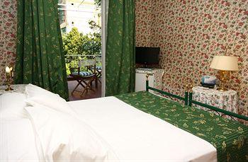 Hotel Eveline Portosole Sanremo Corso Cavallotti 111