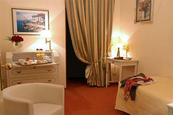 Hotel Paradiso Sanremo Via Roccasterone 12