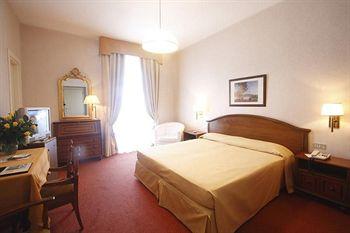 Hotel Paradiso Sanremo Via Roccasterone 12